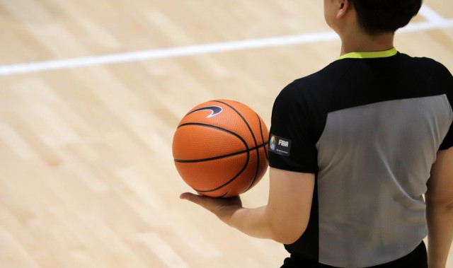 CBA季后赛：广厦vs青岛比分预测（4月23日）黑马与巨头的巅峰对决